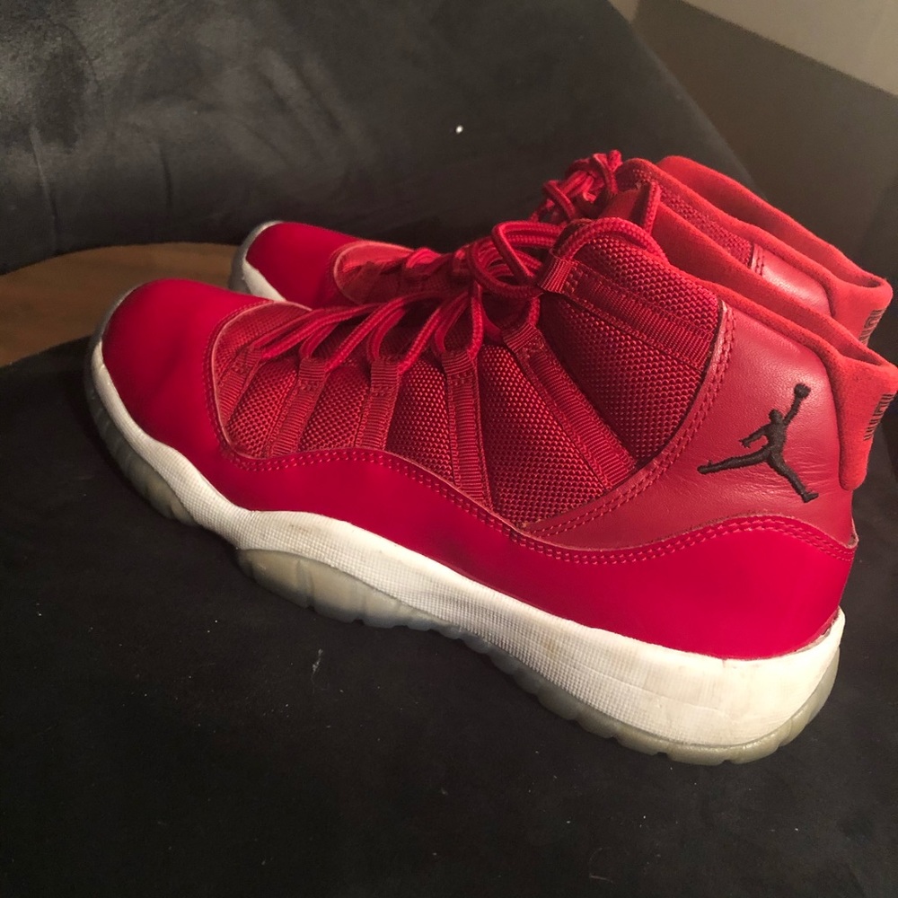 gym red jordan 11’s